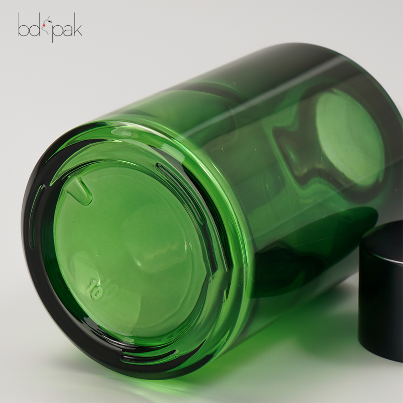 Screw Cap Boston Round Bottle for Essential Oil 100ml 150ml 200ml Recyclable Unique Green Glass Toner Bottles for skincare